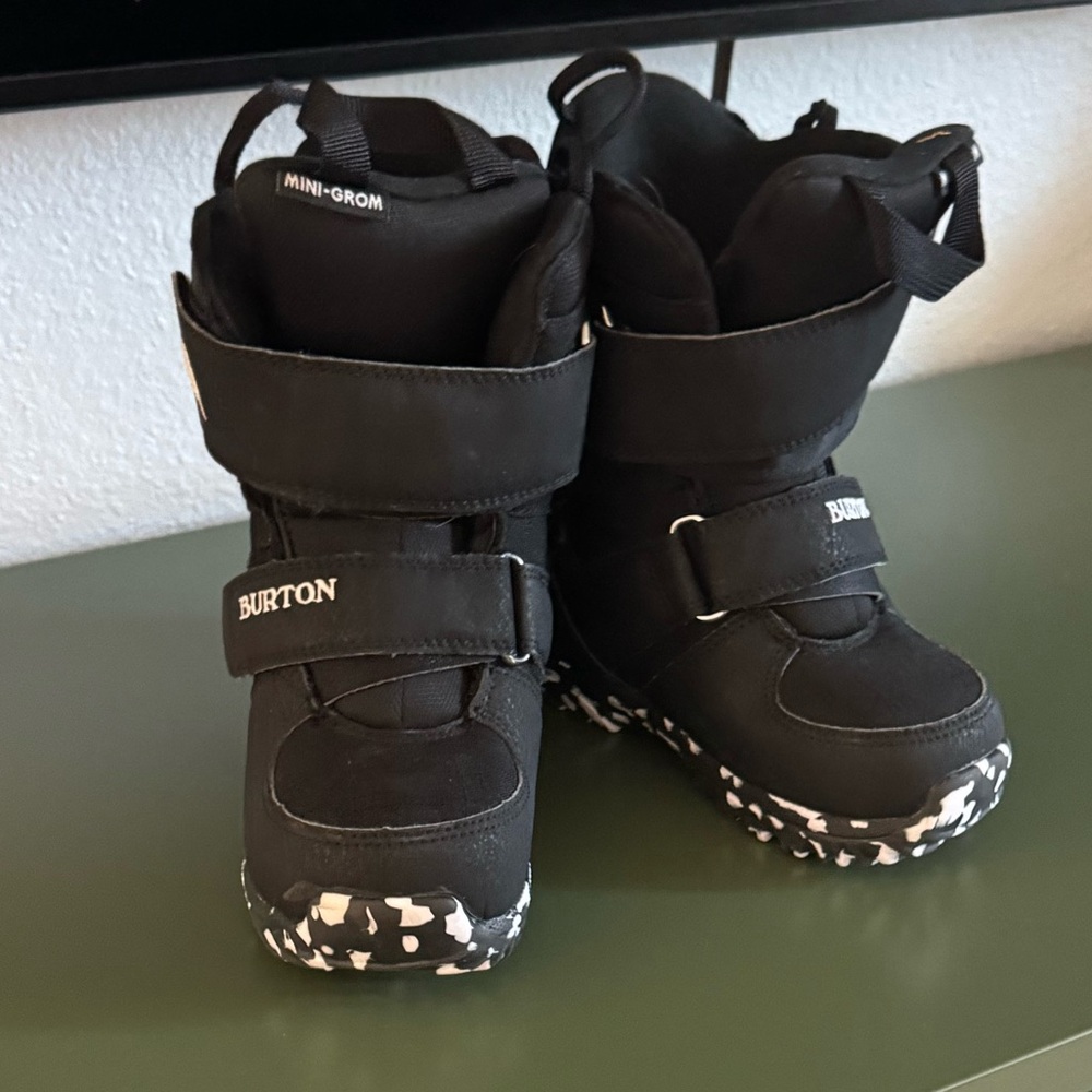 Burton Kids Mini grome snowboarding boots